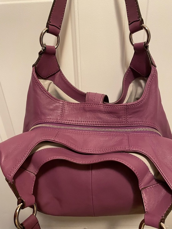 Coach y2k Purple SOHO Leather Shoulder Bag with Buckle Accent